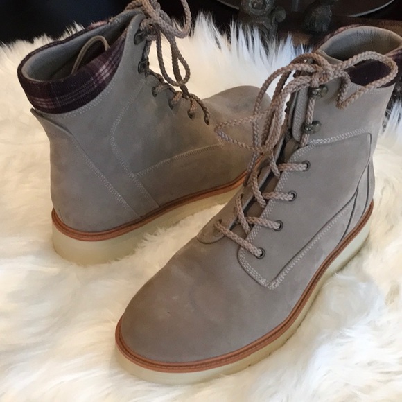 Adorable Baretraps NWOT - Picture 9 of 14